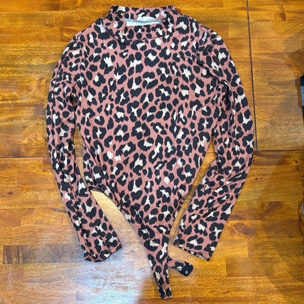 Eesome Leopard Print Bodysuit in Black and Brown